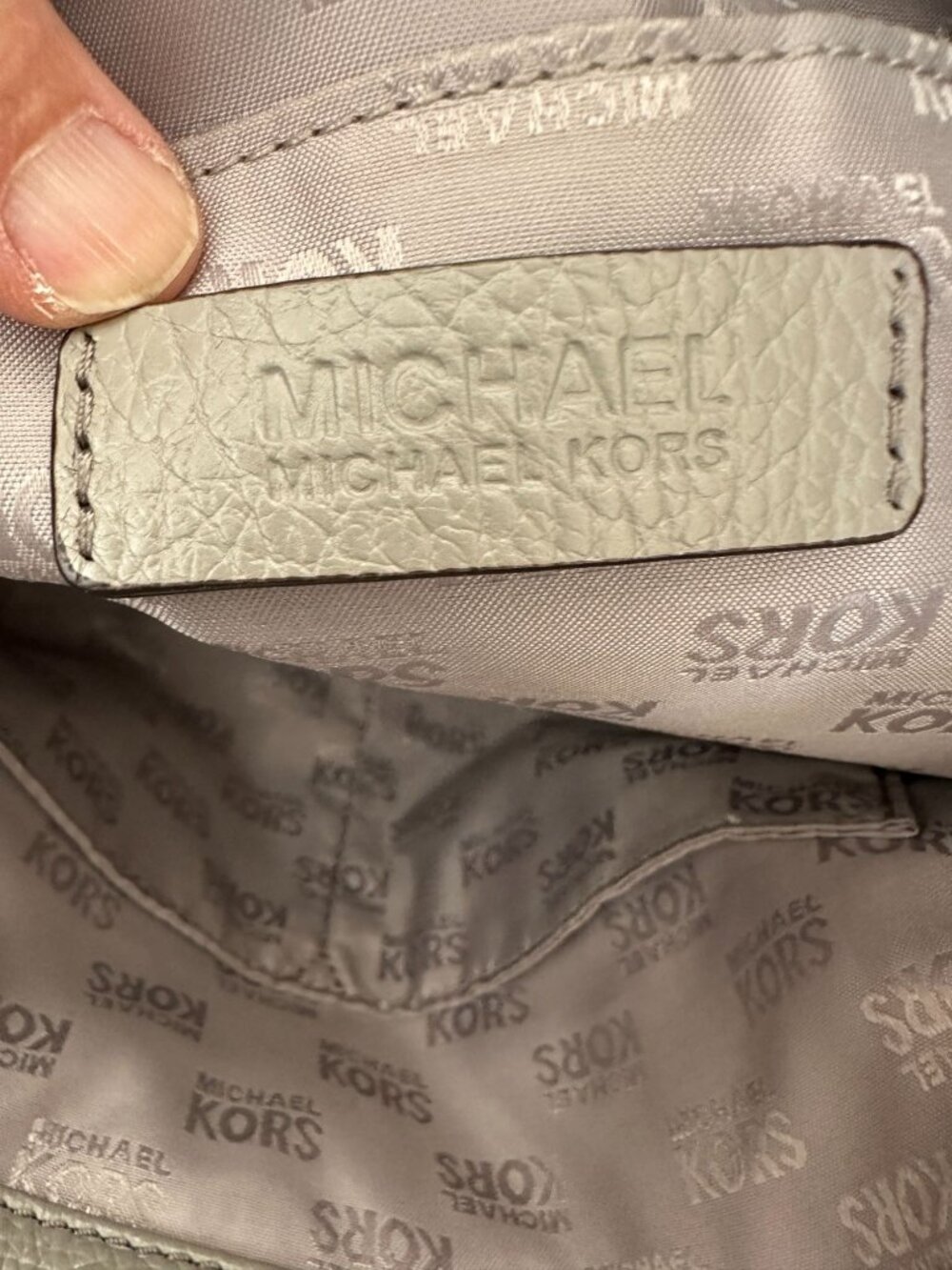 Michael Kors Grey Pebbled Leather Tote Bag Logo Lining Silver Hardware & Charm - Picture 2 of 9